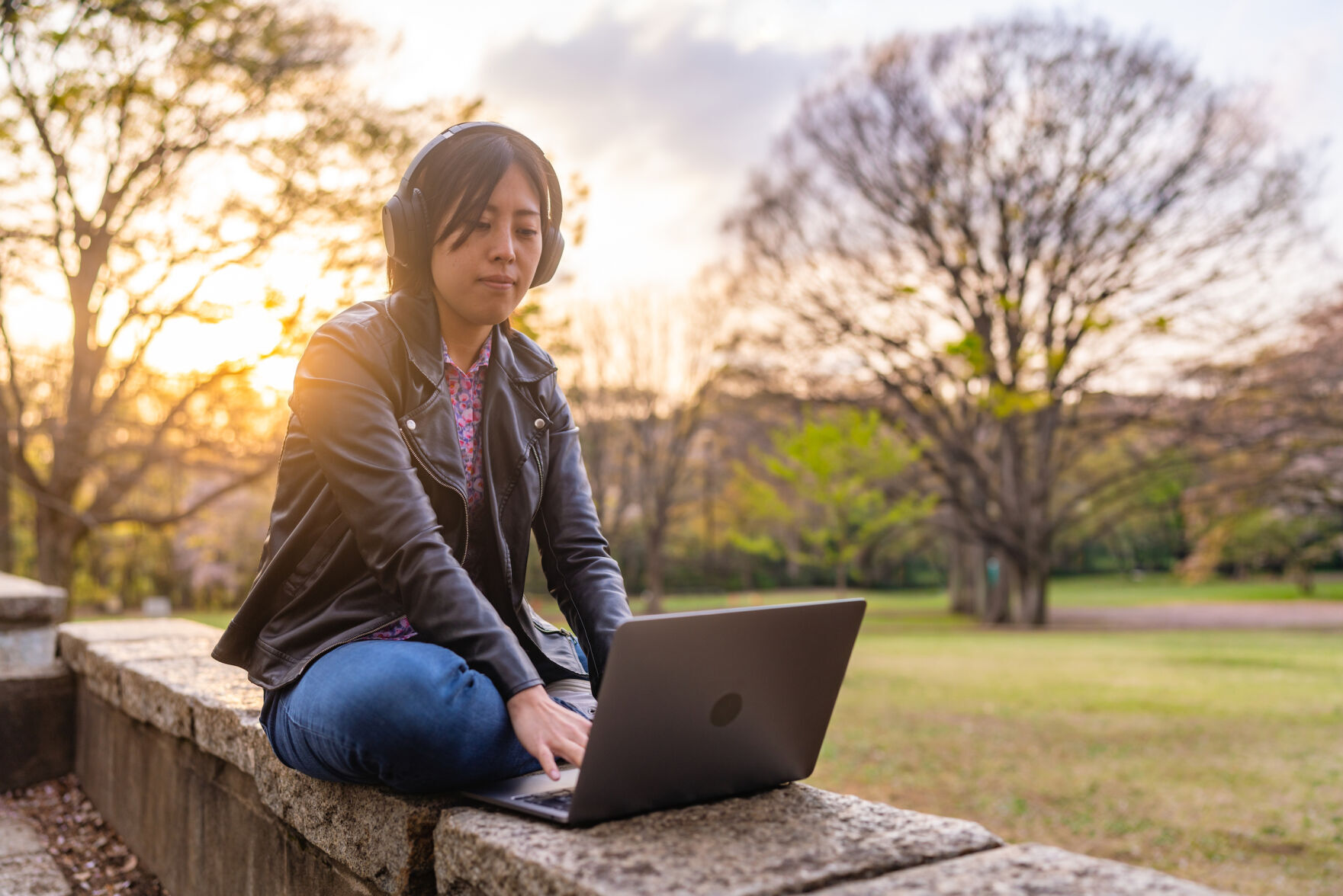 As the Fed raises rates again this year, look to the bank accounts that will give you the best annual percentage yields in order to make the most of your cash.